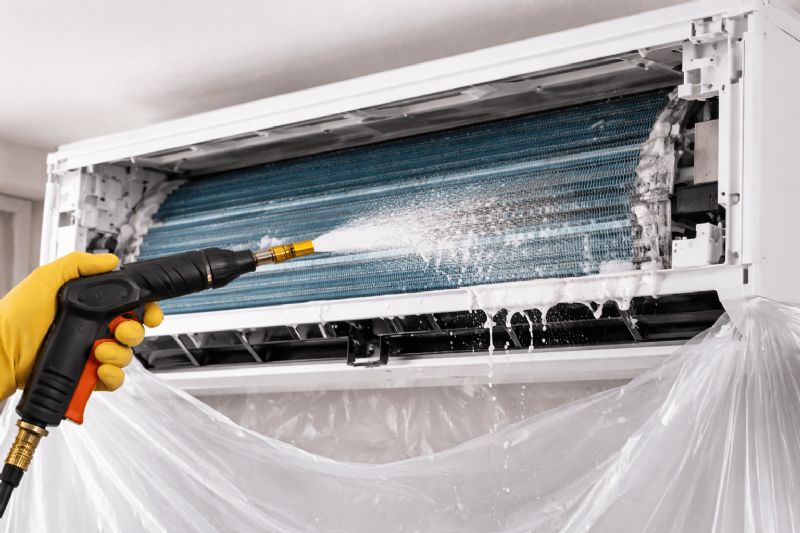 室內機蒸發器清潔很重要，避免熱交換差與冷房不足